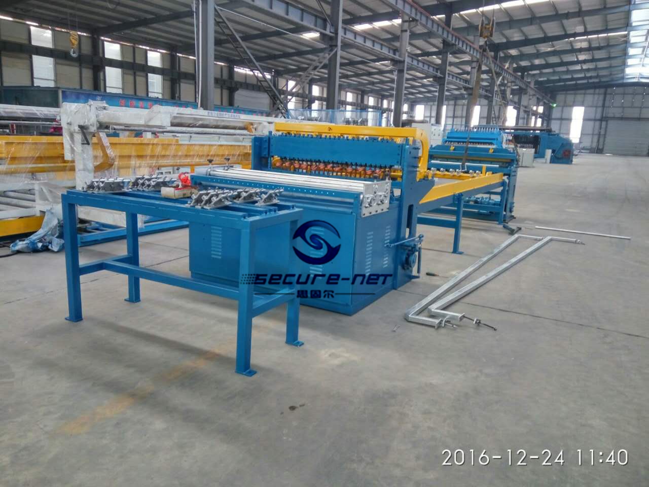 Automatic resistance multi-electrode contact spot mesh welding machines